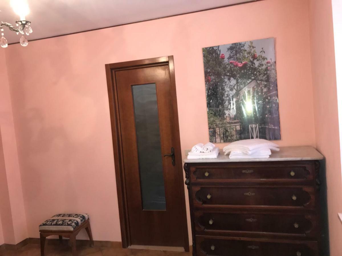 Bed & Roses “Gege” Apartamento La Morra Exterior foto